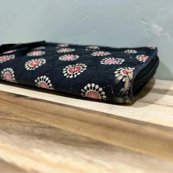 VERA BRADLEY “FLOWER SHOWER” PATTERNED WALLET. RFID. GENTLY USED. GOOD CONDITION - Picture 10 of 10